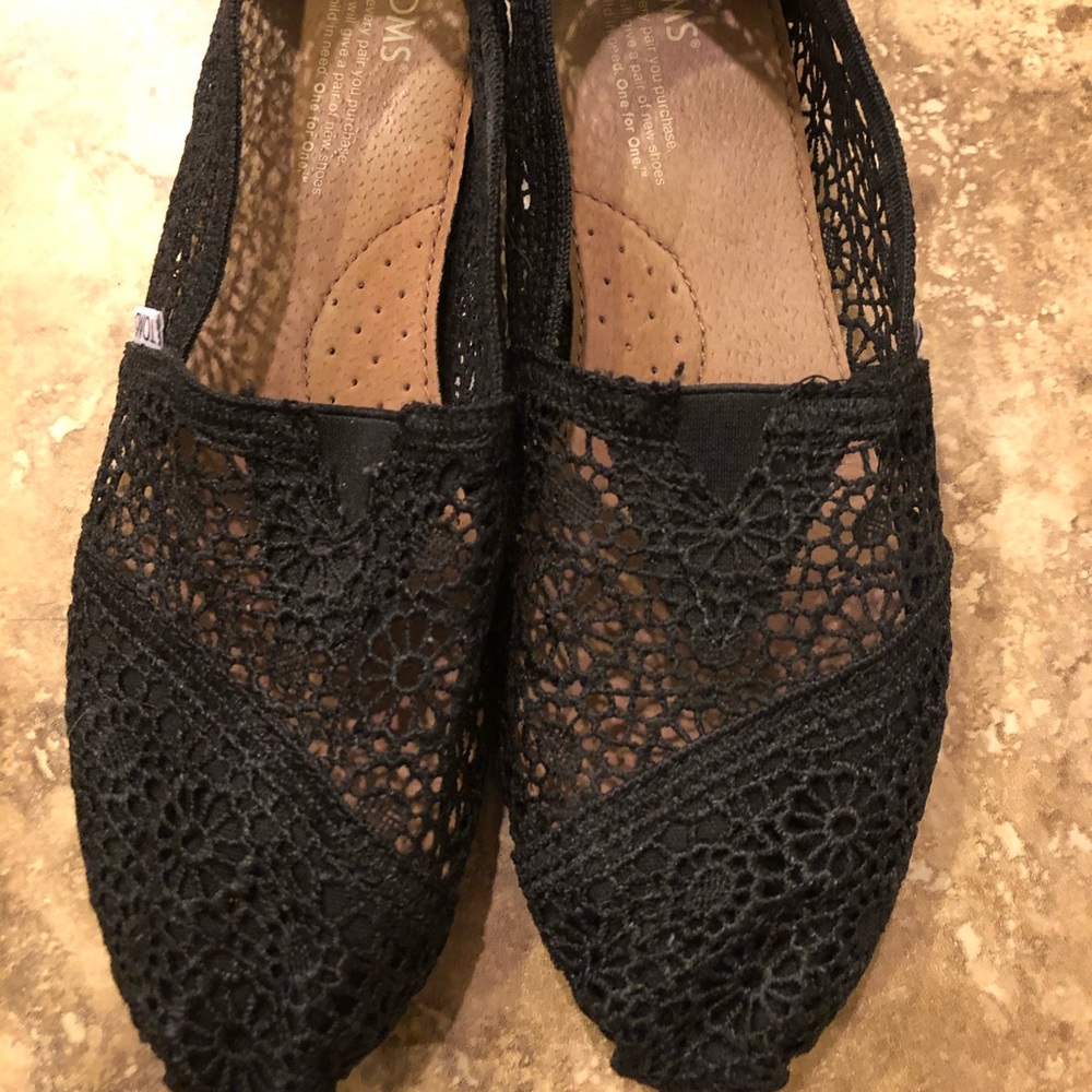 Toms Black lace shoes slip ons 8.5